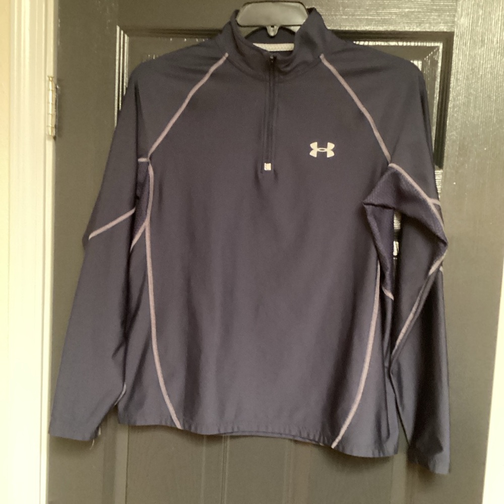 Under Armour Dark Blue Performance Pullover, size M. 311